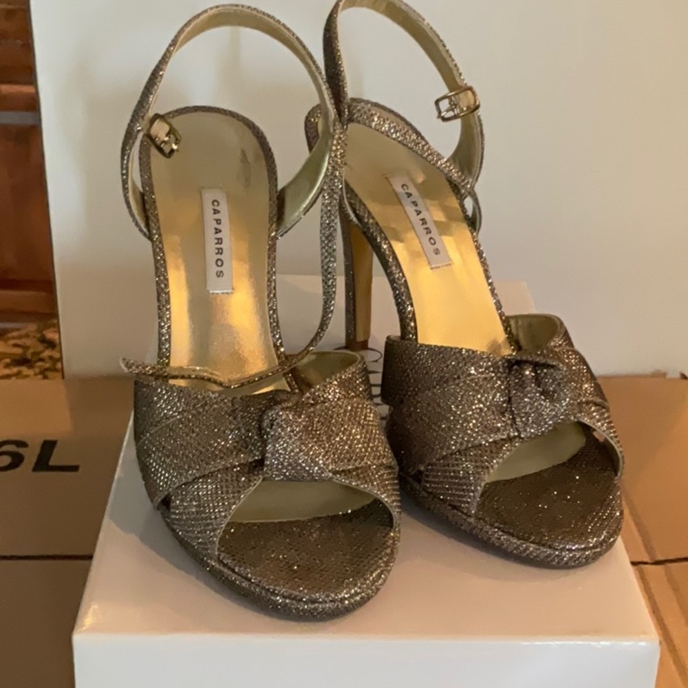 CAPAROS SPARKLE PLATFORM HEEL